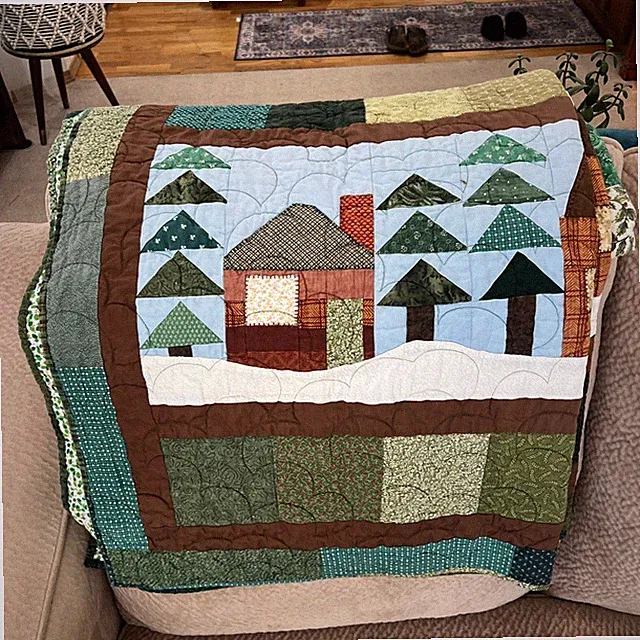 Handmade Quilted Throw Blanket Winter Cabin Scene Green Red Christmas Theme