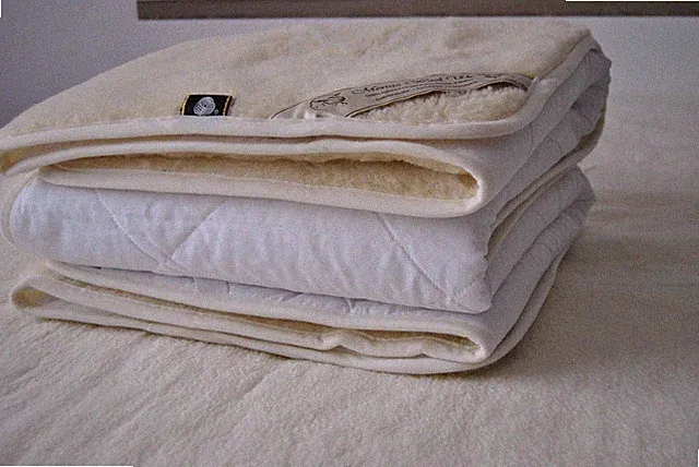 Merino Wool Mattress Topper Reversible Cotton All Seasons Double Bed 140 x 200
