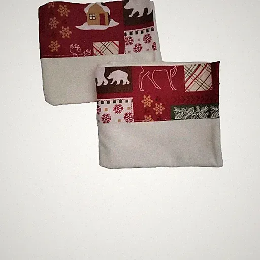 Set Of 2 Creamy White Flannel Pillowcases W/ Winter Scene Trim. 20 X 32 Queen